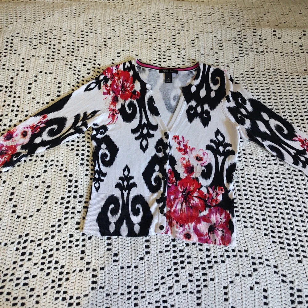 White House Black Market Black and White Cardigan with Pink Floral Design - Picture 12 of 12